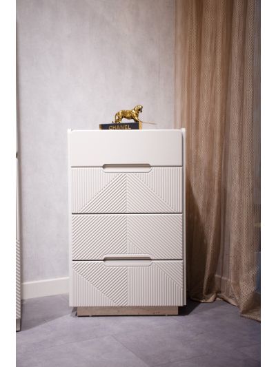 Grand Chest Of Drawer